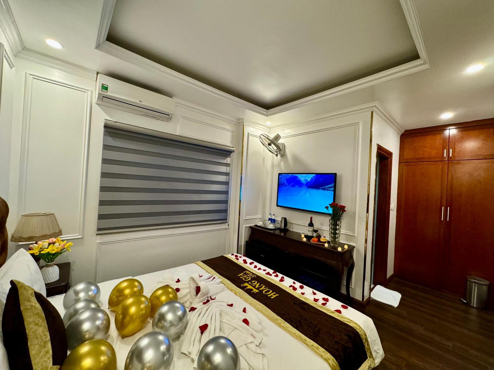 Hoang Gia Hotel Nhan Hoa Hanoi Exterior photo